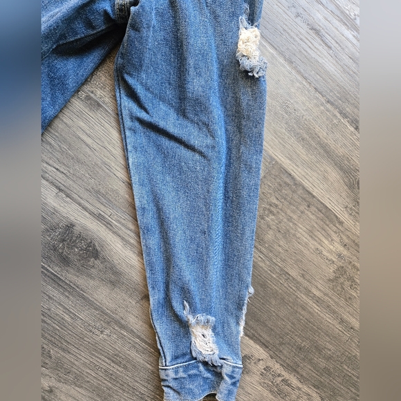 Stylish Blue Denim Jacket - Picture 3 of 6